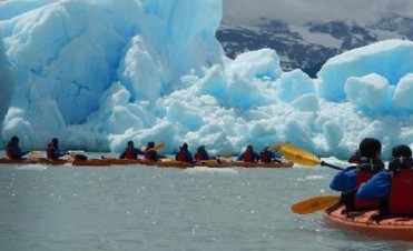 Autorizaci&oacute;n  para excursiones en kayaks frente al glaciar