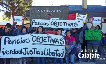 Familiares, amigos, compa&ntilde;eros y padres piden la libertad del docente detenido.