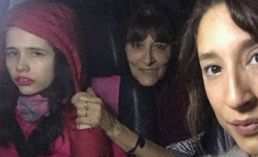 Mientras el resto se divierte ella sufre.