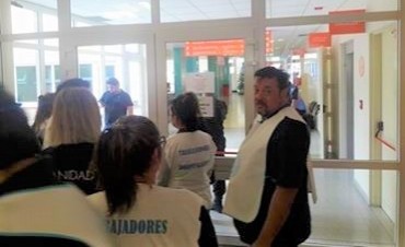 Enfermeros reclamaron en el hospital