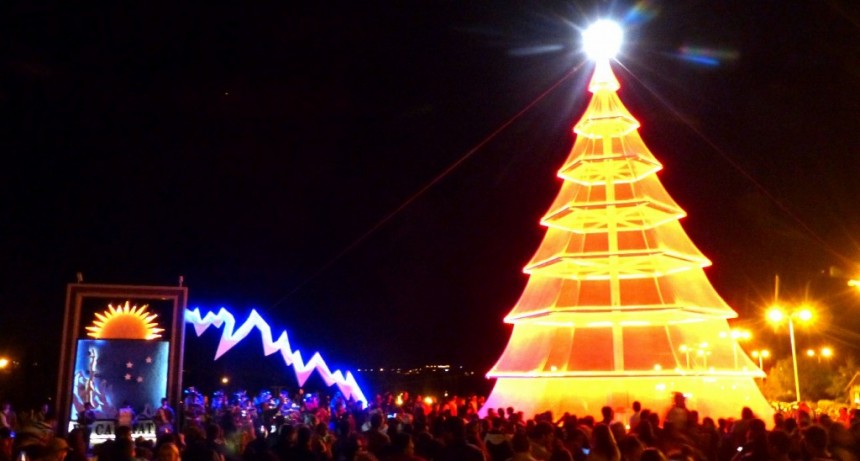 Una multitud en el encendido del &Aacute;rbol Navide&ntilde;o