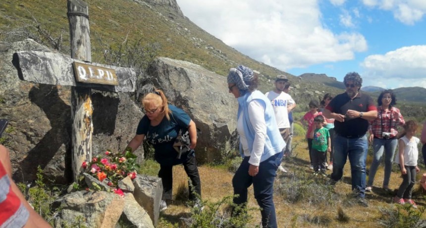 Agrupaciones de Santa Cruz homenajearon a los peones fusilados