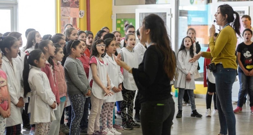 Coros escolares de El Calafate se presentar&aacute;n junto a Lorena Espina