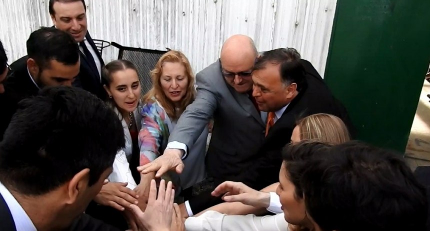 VIDEO. La singular arenga futbolera antes del acto de jura 