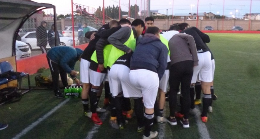 Newell�s gan&oacute; y restando una fecha qued&oacute; solo en la punta