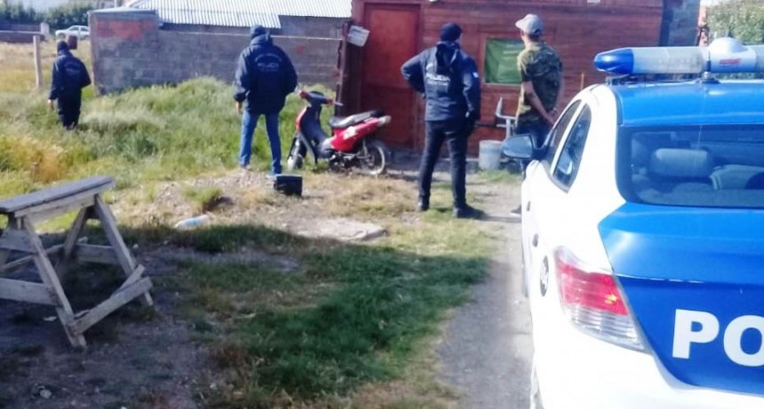Tres allanamientos por robo de herramientas y d&oacute;lares