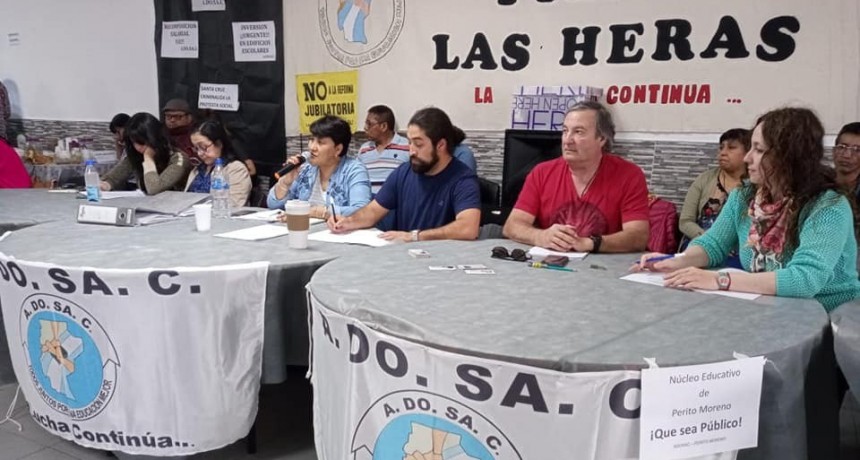 Docentes paran 48 horas. Exigen una oferta salarial antes del 10 de febrero