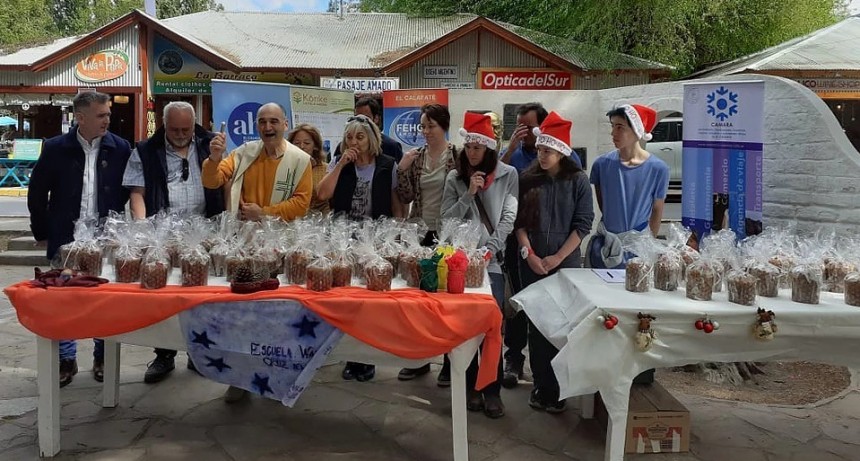 Se agotaron los 1.030 panes dulces de la Amasada Solidaria