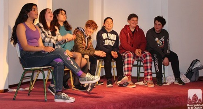El Chalten. Grupo de teatro adolescente present&oacute; su obra