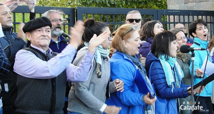 VIDEO: El Calafate se sum&oacute; al Canta Argentina